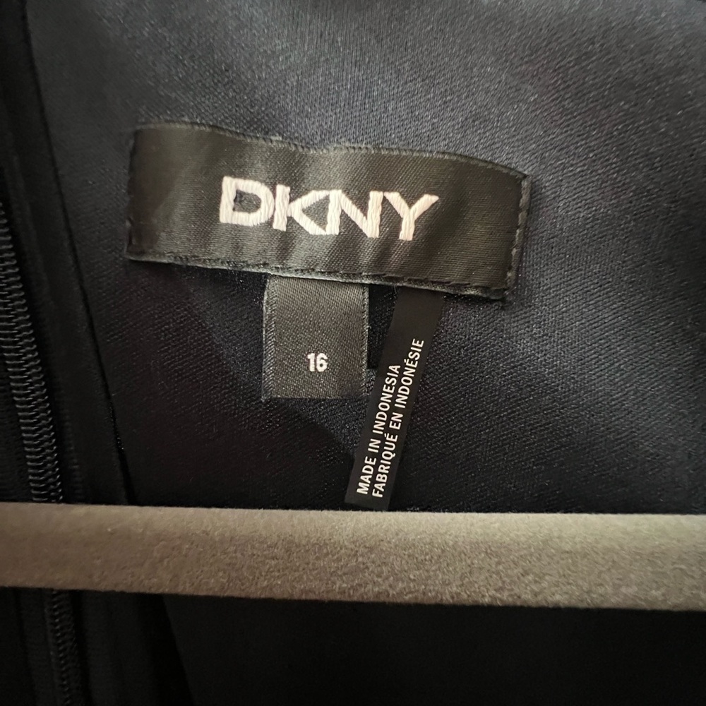 DKNY Black Floral Wrap Dress - Picture 4 of 4